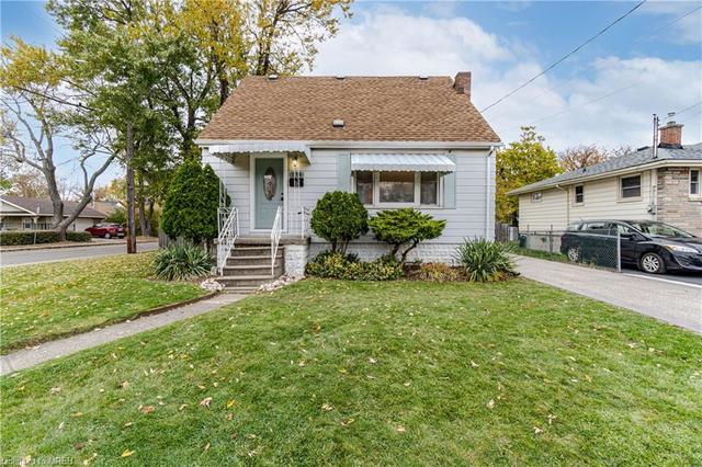 274 West 2nd Street, House detached with 3 bedrooms, 1 bathrooms and 3 parking in Hamilton ON | Image 1