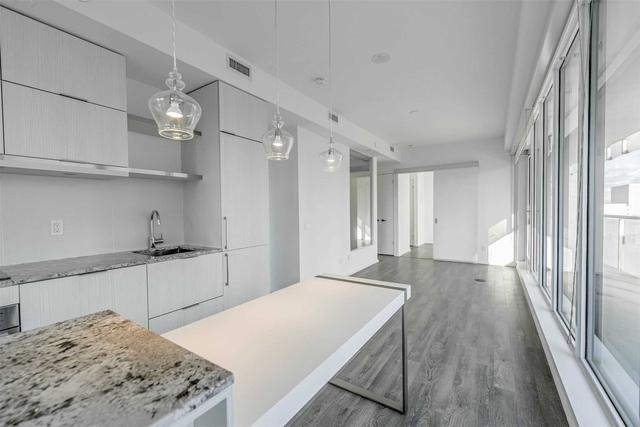 2109 - 197 Yonge St, Condo with 3 bedrooms, 2 bathrooms and 1 parking in Toronto ON | Image 24