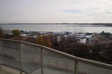 820 - 550 Queens Quay W, Condo with 1 bedrooms, 1 bathrooms and 1 parking in Toronto ON | Image 2