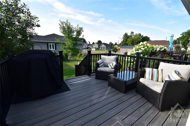 5573 Meadowbrook Drive, Home with 2 bedrooms, 2 bathrooms and 3 parking in South Dundas ON | Image 25
