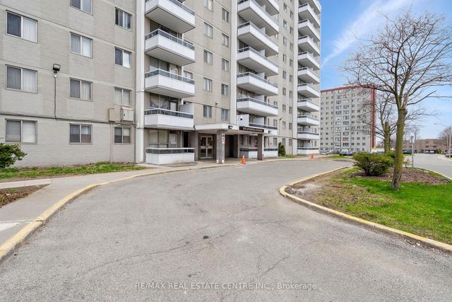 711 - 200 Lotherton Ptwy N, Condo with 2 bedrooms, 1 bathrooms and 1 parking in Toronto ON | Image 12