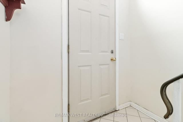 621 Francis Rd, Townhouse with 2 bedrooms, 1 bathrooms and 3 parking in Burlington ON | Image 37