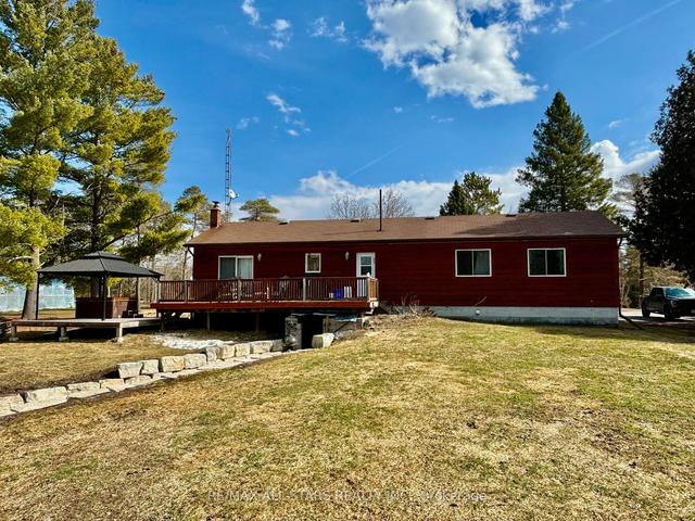 1057 Base Line Rd, House detached with 3 bedrooms, 2 bathrooms and 13 parking in Kawartha Lakes ON | Image 22
