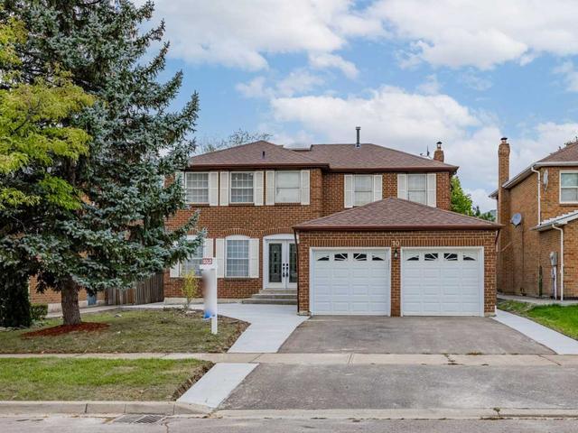 10 Nottingham Cres, House detached with 4 bedrooms, 3 bathrooms and 3 parking in Brampton ON | Image 1