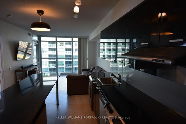 1015 - 19 Singer Crt, Condo with 1 bedrooms, 1 bathrooms and 0 parking in Toronto ON | Image 7