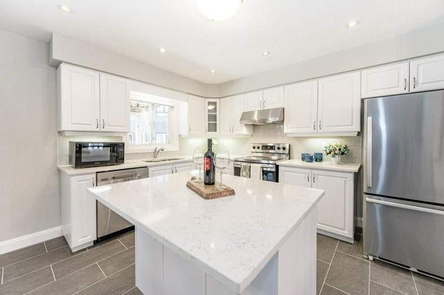 229 Sunny Meadow Crt, House detached with 4 bedrooms, 4 bathrooms and 4 parking in Kitchener ON | Image 15