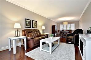 3 - 2104 Marine Dr, Townhouse with 3 bedrooms, 4 bathrooms and 3 parking in Oakville ON | Image 4