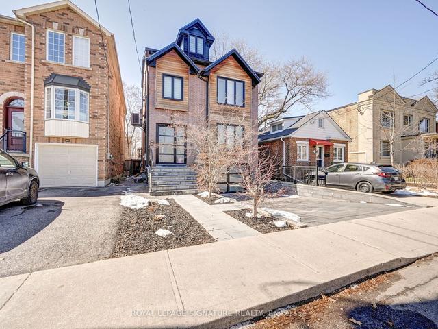 662 Willard Ave, House detached with 3 bedrooms, 4 bathrooms and 3 parking in Toronto ON | Image 1