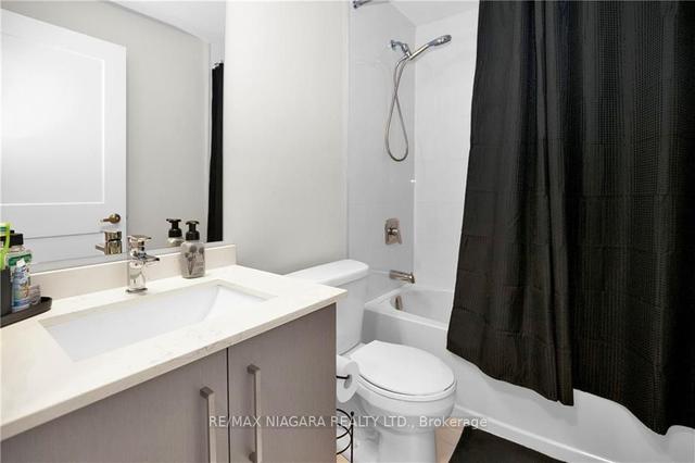 915 - 15 Queen St S, Condo with 2 bedrooms, 1 bathrooms and 1 parking in Hamilton ON | Image 5