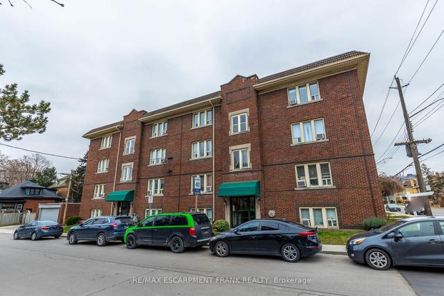 17 - 2 Vineland Ave, Condo with 2 bedrooms, 1 bathrooms and 1 parking in Hamilton ON | Image 22