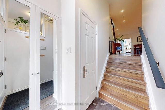 393 Woburn Ave, Townhouse with 3 bedrooms, 3 bathrooms and 2 parking in Toronto ON | Image 4