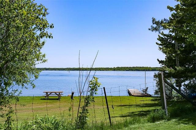 12136 Lakeshore Drive, House detached with 4 bedrooms, 2 bathrooms and 4 parking in South Dundas ON | Image 6