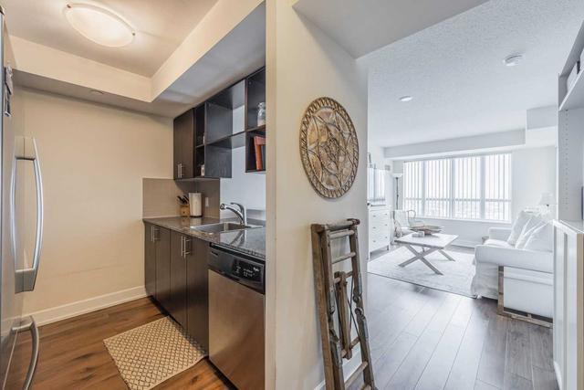 2425 - 2 Eva Rd, Condo with 2 bedrooms, 2 bathrooms and 1 parking in Toronto ON | Image 11