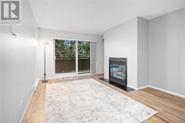 202 - 3225 Alder St, Condo with 1 bedrooms, 1 bathrooms and 1 parking in Saanich BC | Image 6