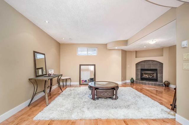 2032 45 Avenue Sw, Home with 4 bedrooms, 2 bathrooms and 2 parking in Calgary AB | Image 40
