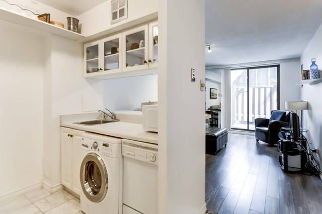 212 - 105 Mccaul St, Condo with 1 bedrooms, 1 bathrooms and 0 parking in Toronto ON | Image 24