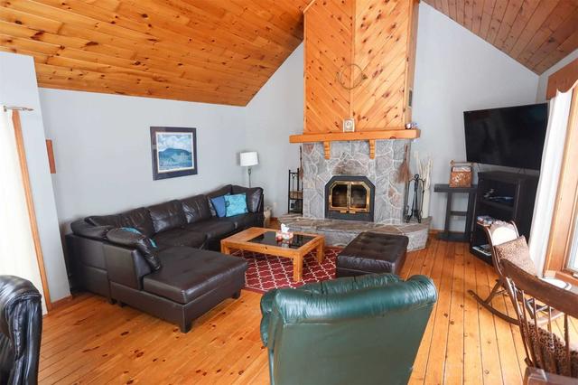 693 South Mary Lake Rd, House detached with 5 bedrooms, 2 bathrooms and 4 parking in Huntsville ON | Image 21