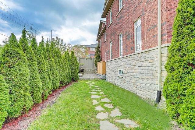 3 Ivy Glen Dr, House detached with 5 bedrooms, 4 bathrooms and 6 parking in Vaughan ON | Image 21