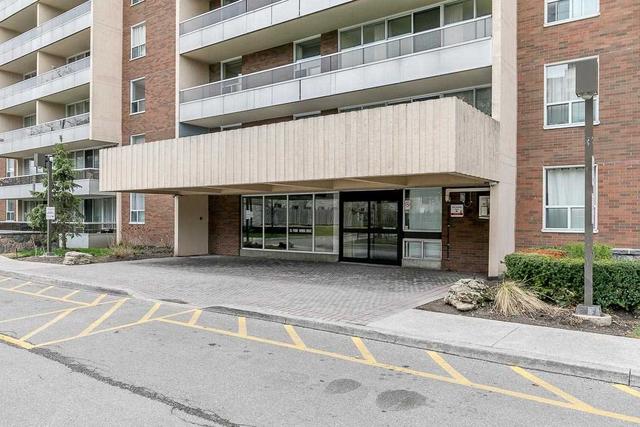202 - 31 Four Winds Dr, Condo with 2 bedrooms, 1 bathrooms and 1 parking in Toronto ON | Image 12