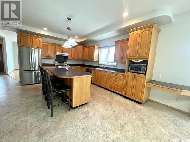 1005 2nd Avenue, House detached with 4 bedrooms, 3 bathrooms and null parking in Swift Current SK | Image 8
