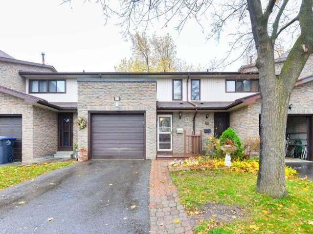 11 Dawson Cres, Townhouse with 3 bedrooms, 3 bathrooms and 2 parking in Brampton ON | Image 2