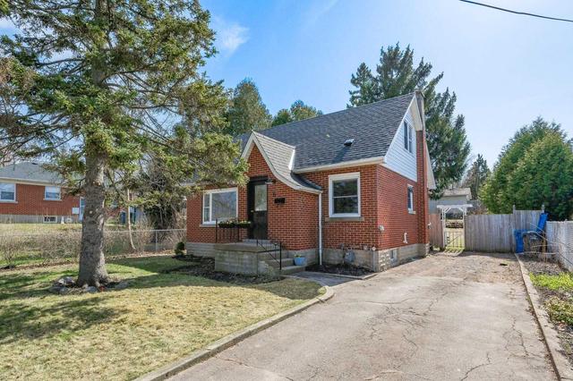 6 Shirley Ave, House detached with 3 bedrooms, 2 bathrooms and 3 parking in Guelph ON | Image 1