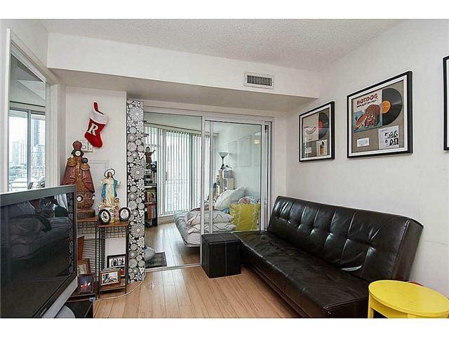 1002 - 650 Queens Quay, Condo with 1 bedrooms, 1 bathrooms and 1 parking in Toronto ON | Image 7