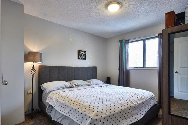 69 Collins Crescent Se, Home with 3 bedrooms, 2 bathrooms and 3 parking in Medicine Hat AB | Image 12