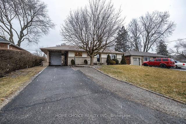 743 Law St, House detached with 3 bedrooms, 2 bathrooms and 4 parking in Oshawa ON | Image 1