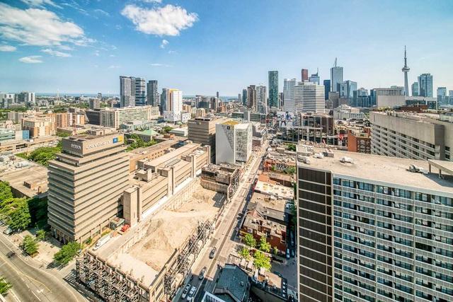 2707 - 386 Yonge St, Condo with 3 bedrooms, 2 bathrooms and 1 parking in Toronto ON | Image 11