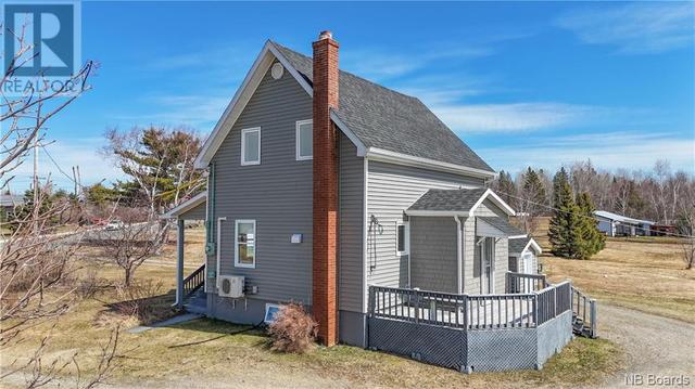 607 Des Acadiens Boulevard, House detached with 2 bedrooms, 1 bathrooms and null parking in Bertrand NB | Image 6