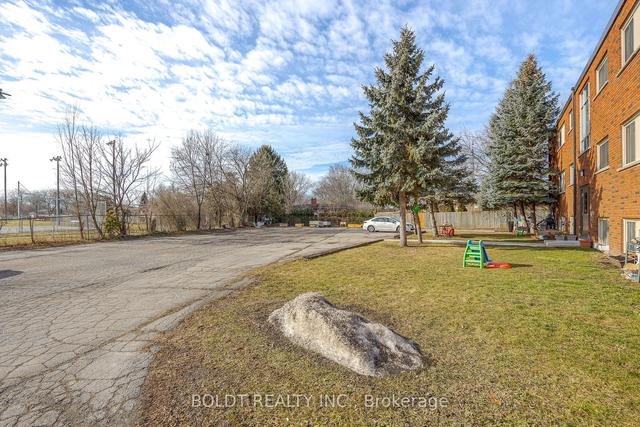 184 Linwell Rd, House detached with 1 bedrooms, 11 bathrooms and 16 parking in St. Catharines ON | Image 3