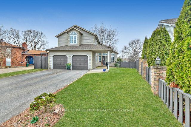 8605 Bell Cres, House detached with 3 bedrooms, 3 bathrooms and 4 parking in Niagara Falls ON | Image 1