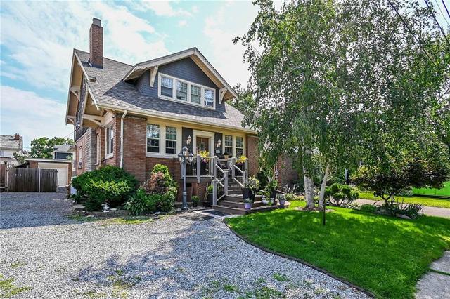 4856 Simcoe Street, House detached with 6 bedrooms, 3 bathrooms and 3 parking in Niagara Falls ON | Image 1