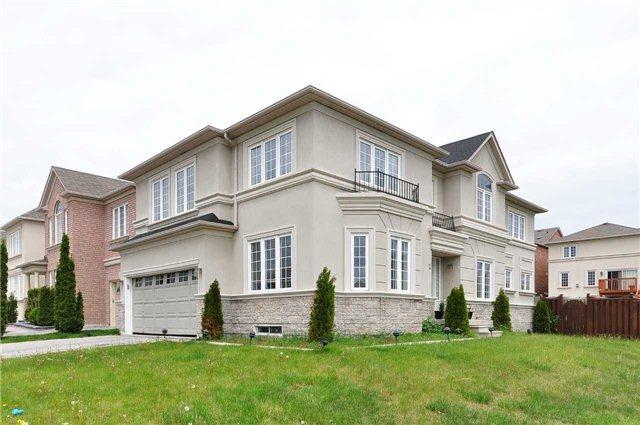 2 Batt Cres, House detached with 5 bedrooms, 3 bathrooms and 2 parking in Ajax ON | Image 2