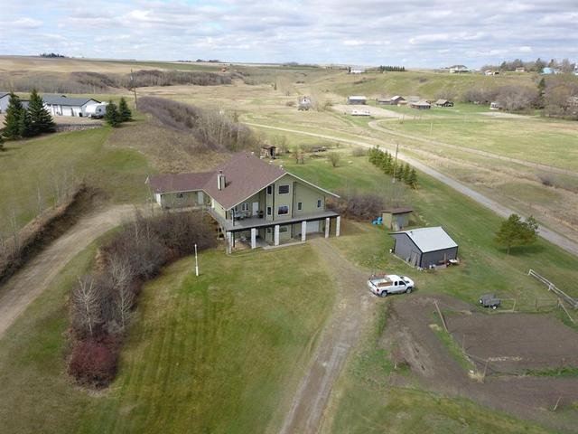 331056a Range Road 234, House detached with 3 bedrooms, 4 bathrooms and 4 parking in Kneehill County AB | Card Image