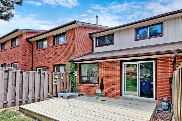 85 Dawson Cres, Townhouse with 3 bedrooms, 4 bathrooms and 2 parking in Brampton ON | Image 20