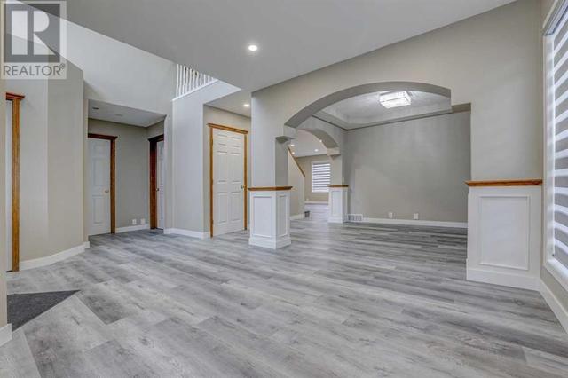 12530 Douglas Woods Road Se, House detached with 5 bedrooms, 3 bathrooms and 2 parking in Calgary AB | Image 12