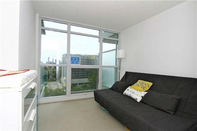 702 - 33 Singer Crt, Condo with 2 bedrooms, 2 bathrooms and 1 parking in Toronto ON | Image 14