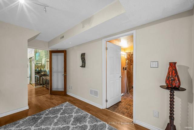 43 Poets Walk Way, Townhouse with 3 bedrooms, 2 bathrooms and 2 parking in Toronto ON | Image 28