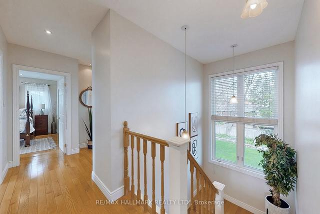 17 Avalon Blvd, House detached with 4 bedrooms, 3 bathrooms and 3 parking in Toronto ON | Image 9
