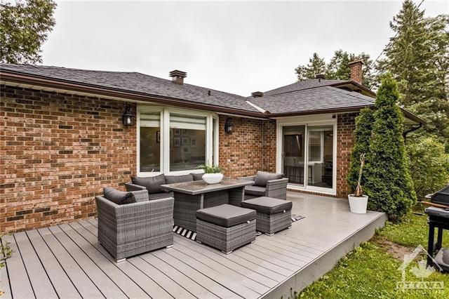 12 Sunnyside Drive, House detached with 3 bedrooms, 2 bathrooms and 6 parking in Ottawa ON | Image 28