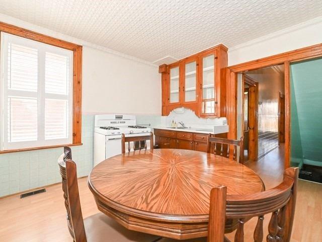747 Richmond St W, House semidetached with 3 bedrooms, 1 bathrooms and 0 parking in Toronto ON | Image 3