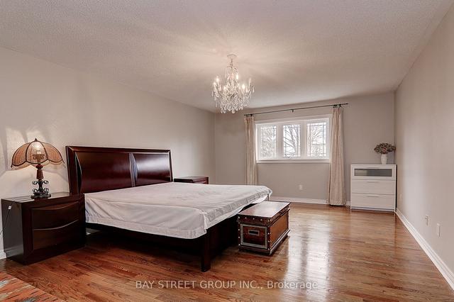 19 Lazenby Crt, House detached with 4 bedrooms, 5 bathrooms and 9 parking in Markham ON | Image 9