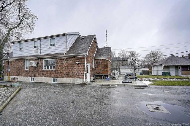 906 Glencairn Ave, House detached with 2 bedrooms, 3 bathrooms and 8 parking in Toronto ON | Image 14