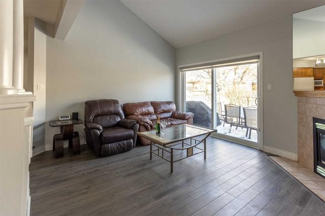 17 Camm Cres, House detached with 3 bedrooms, 3 bathrooms and 6 parking in Guelph ON | Image 5