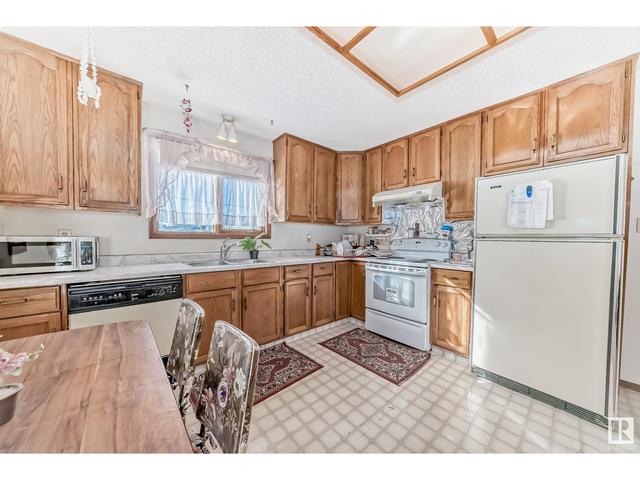 9647 106a Av Nw, House detached with 6 bedrooms, 3 bathrooms and 4 parking in Edmonton AB | Image 11