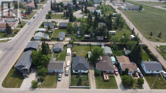 9605 Hillcrest Drive, House detached with 2 bedrooms, 1 bathrooms and 2 parking in Grande Prairie AB | Image 3