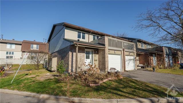 102 - 3205 Uplands Drive, Townhouse with 3 bedrooms, 3 bathrooms and 2 parking in Ottawa ON | Card Image