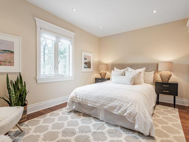 18 Taunton Rd, House semidetached with 2 bedrooms, 2 bathrooms and 1 parking in Toronto ON | Image 15